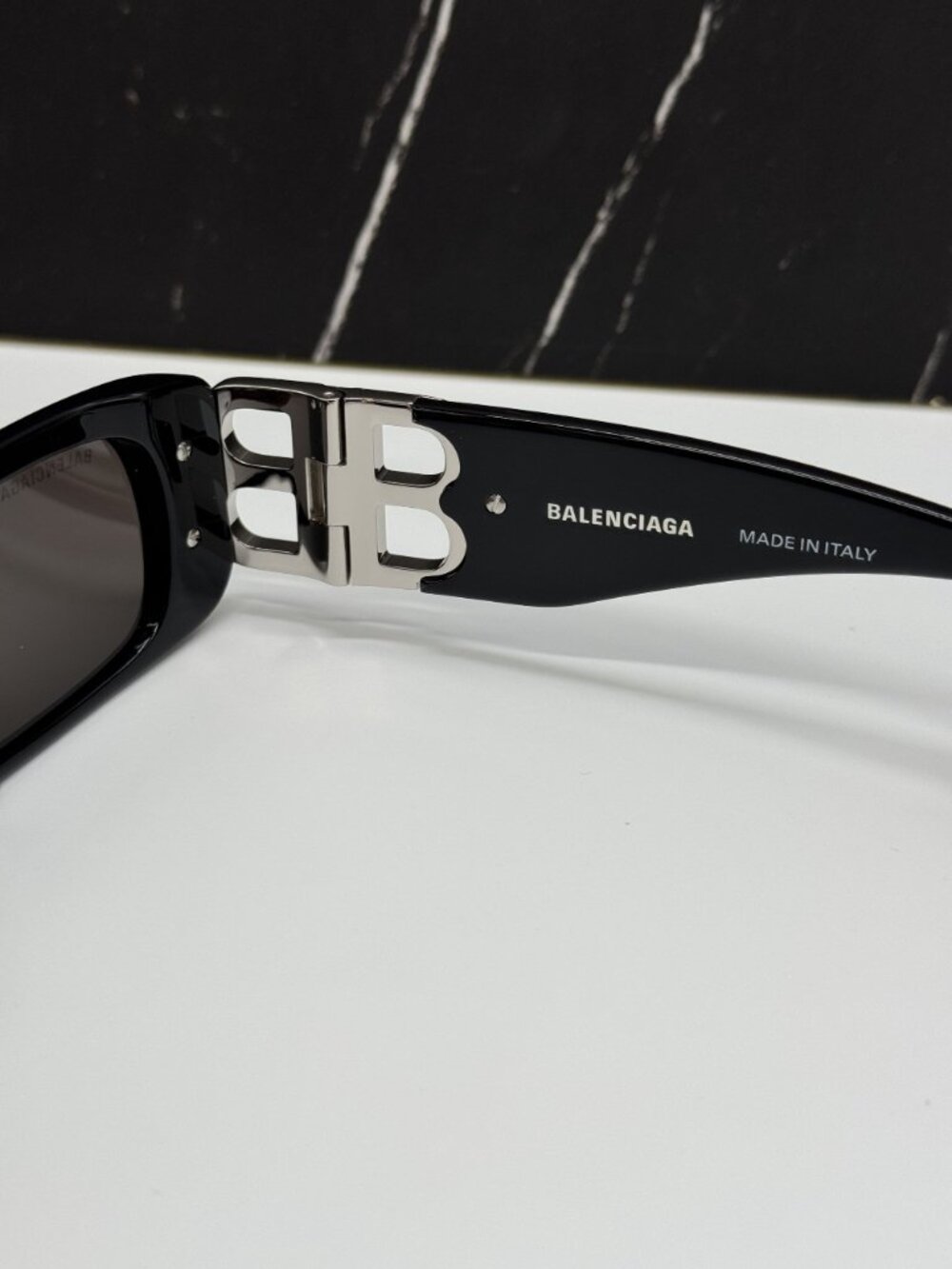 NEW BALENCIAGA BB0096S 017 BLACK RECTANGLE UNISEX SUNGLASSES BALENCIAGA EYEWEAR - Picture 8 of 9